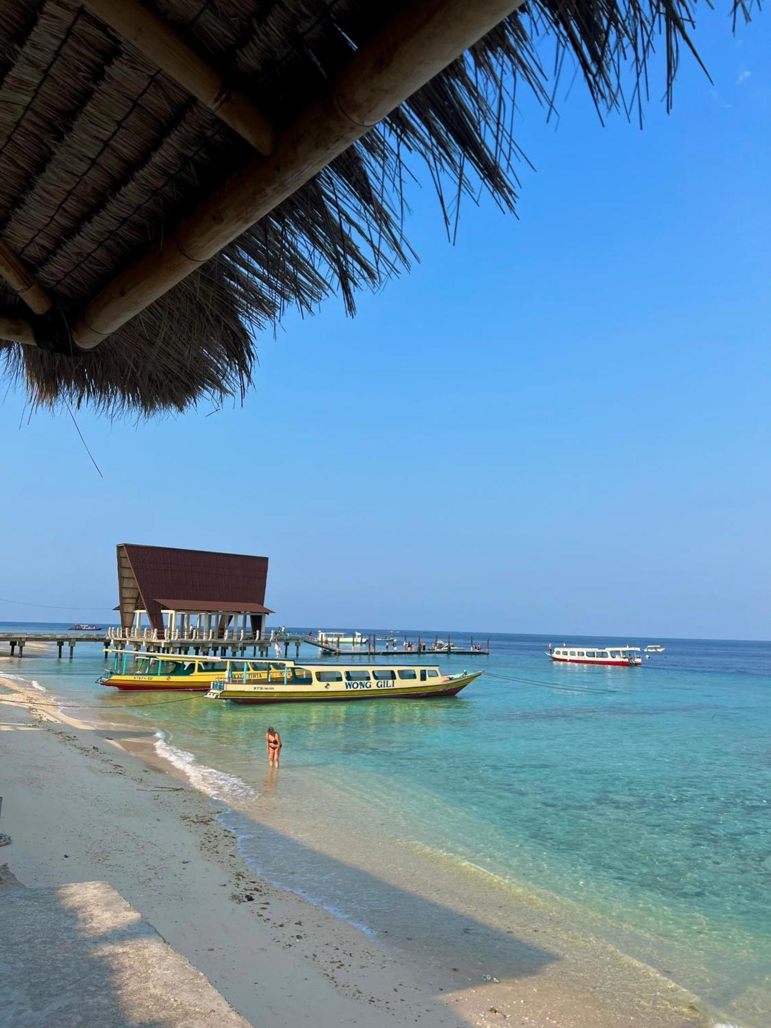 Bronze Bungalows Gili Meno Exterior photo