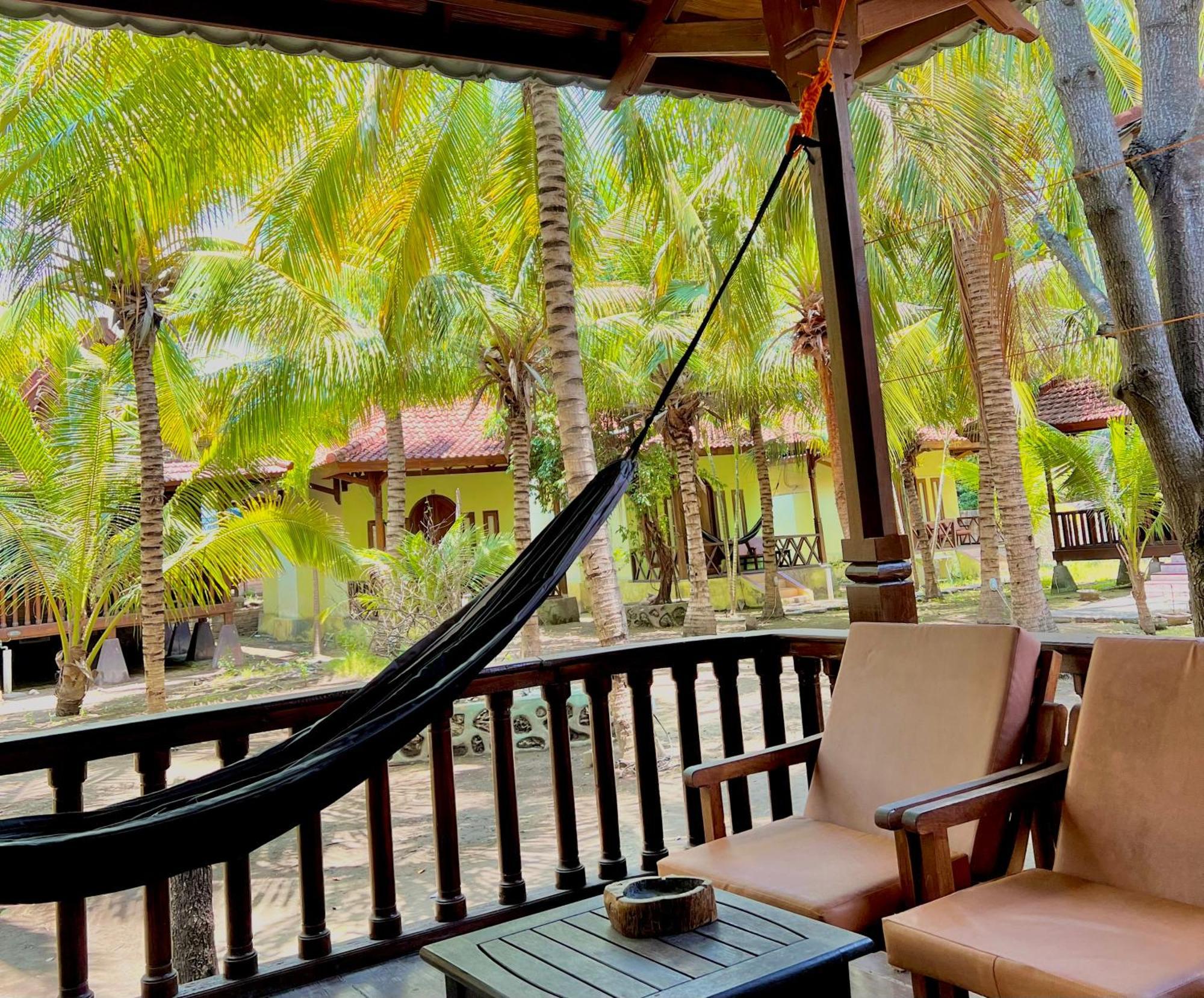 Bronze Bungalows Gili Meno Exterior photo