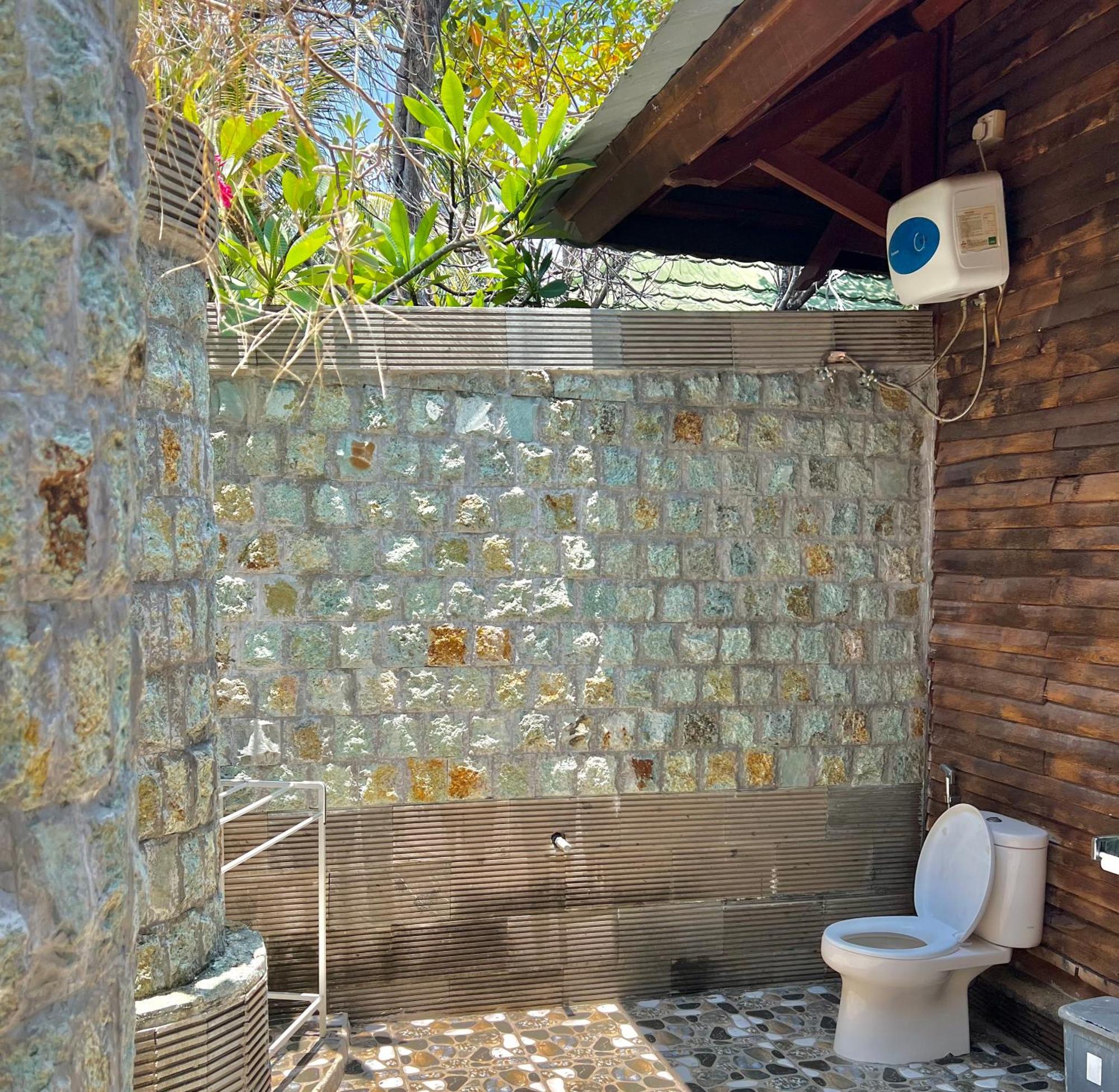 Bronze Bungalows Gili Meno Exterior photo
