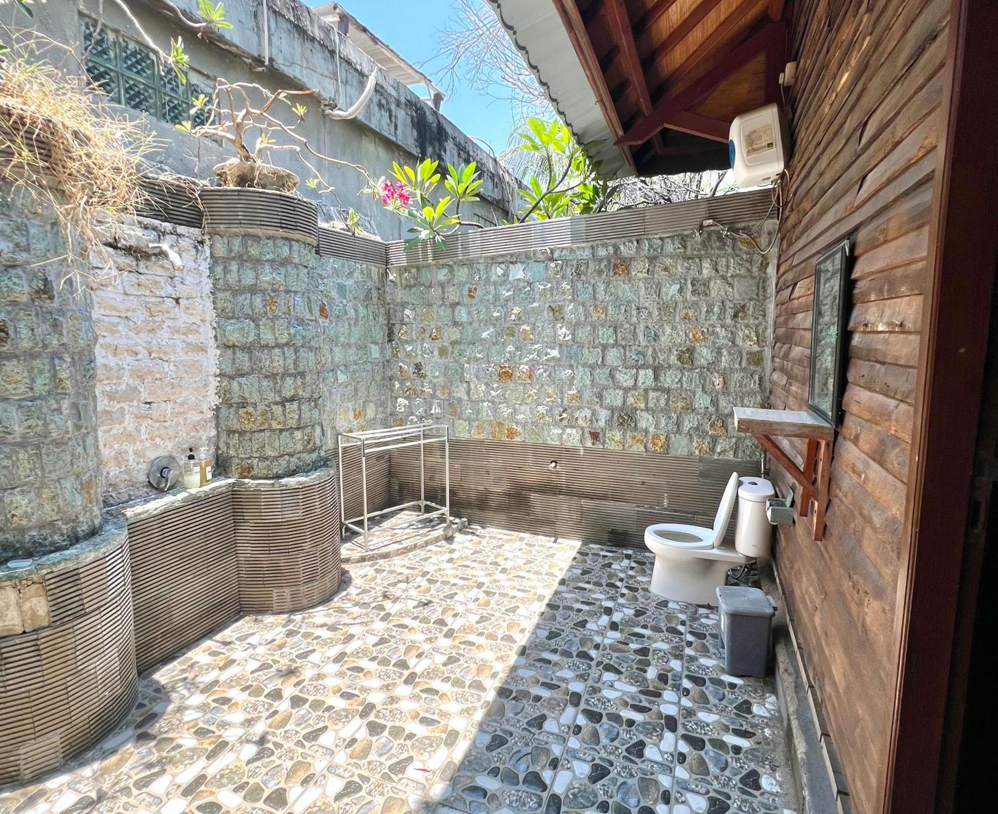 Bronze Bungalows Gili Meno Exterior photo