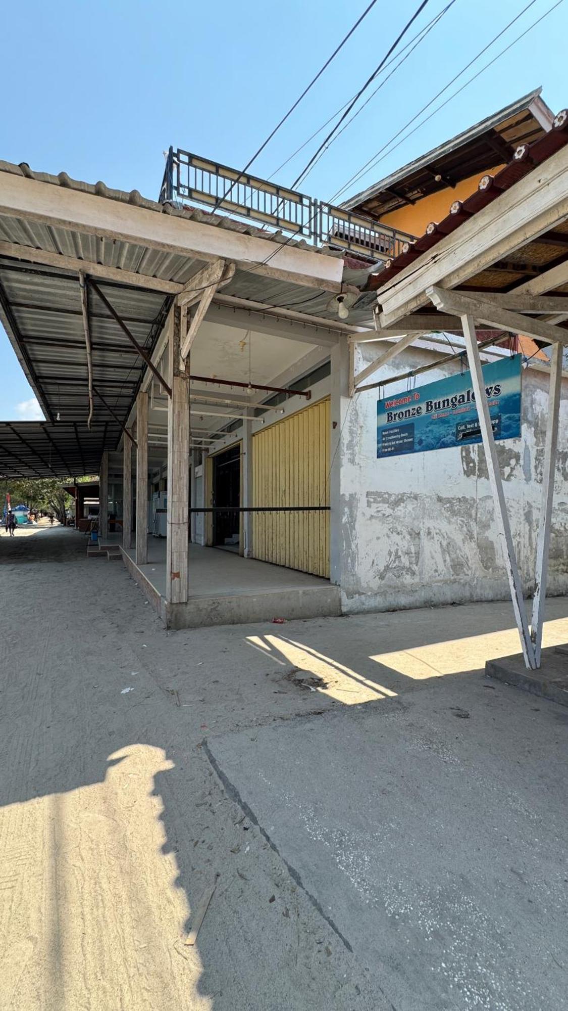 Bronze Bungalows Gili Meno Exterior photo