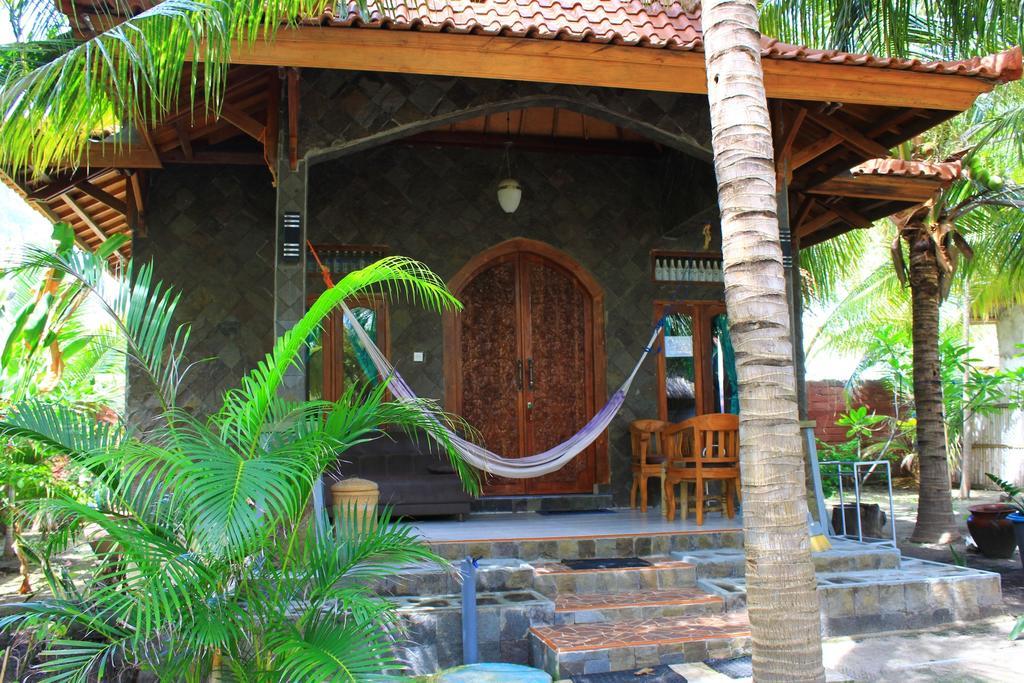 Bronze Bungalows Gili Meno Exterior photo