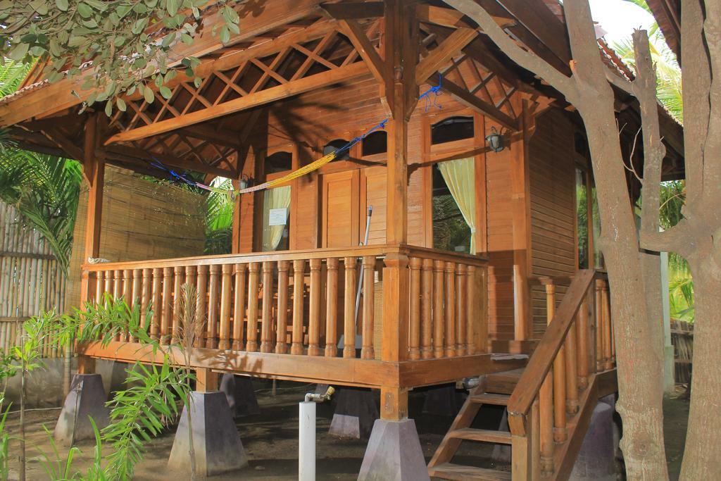 Bronze Bungalows Gili Meno Exterior photo