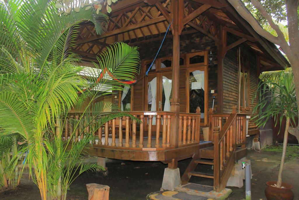 Bronze Bungalows Gili Meno Exterior photo
