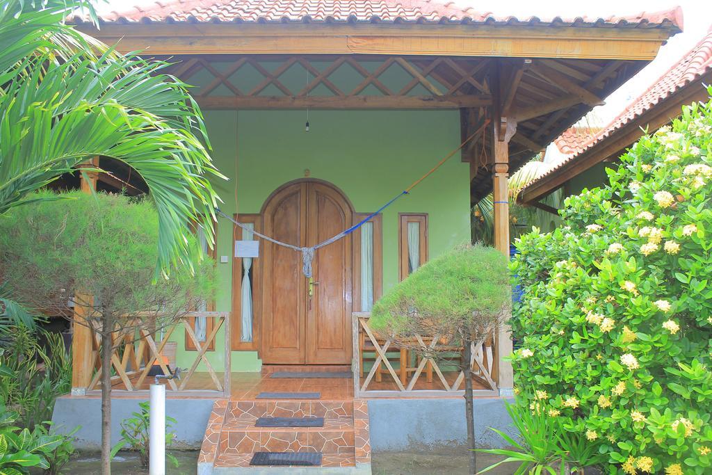 Bronze Bungalows Gili Meno Exterior photo