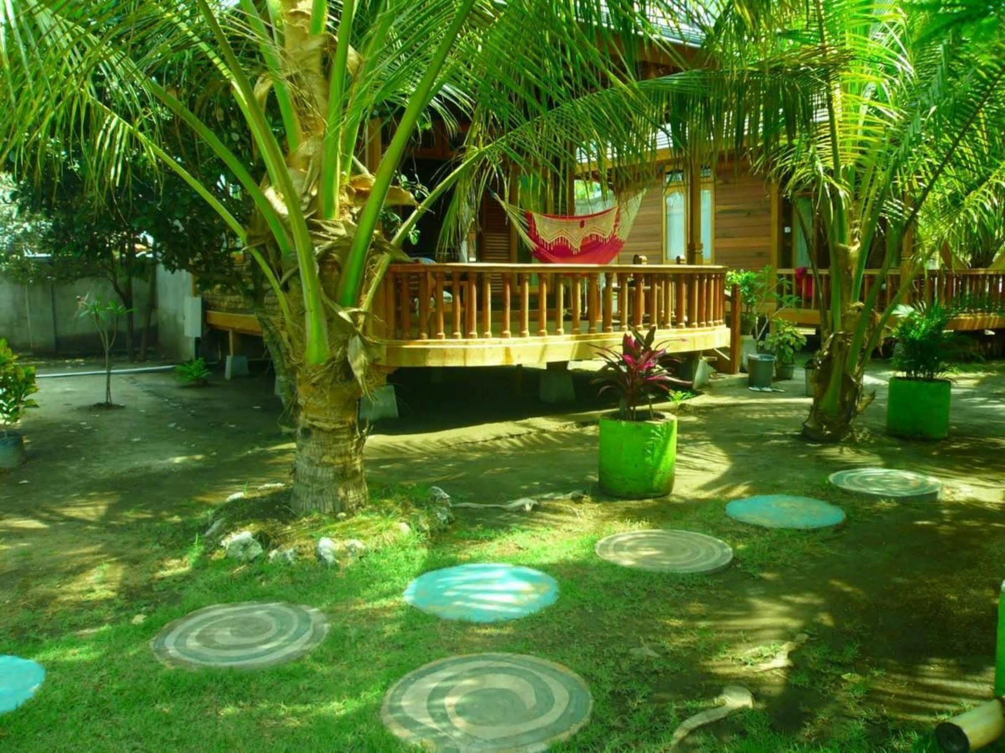 Bronze Bungalows Gili Meno Exterior photo